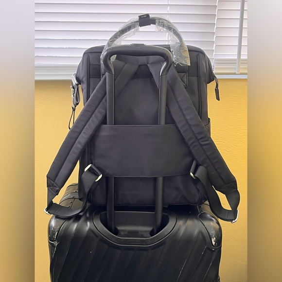 Baggallini Black Everyday Backpack Tote main image 9
